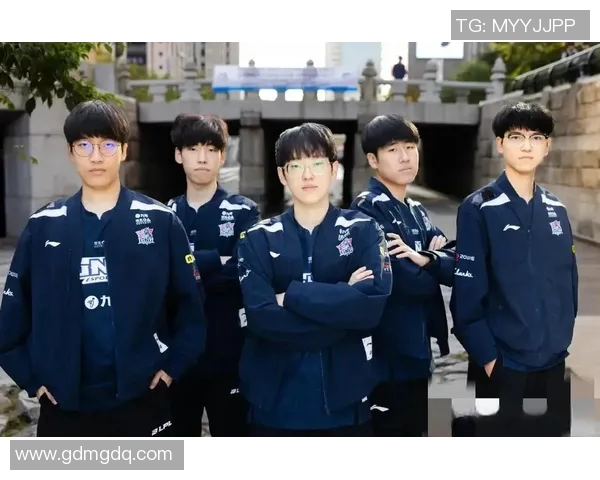 LNG战队在冠军杯积分榜中以56分稳居第一位置展现强劲实力 LNG战队在冠军杯积分榜中以56分稳居第一位置展现强劲实力