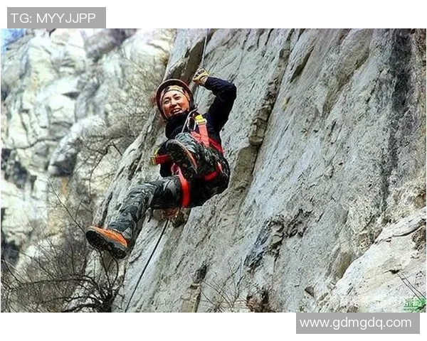 成都攀岩队战术解析：探索团队协作与个人技巧的完美结合