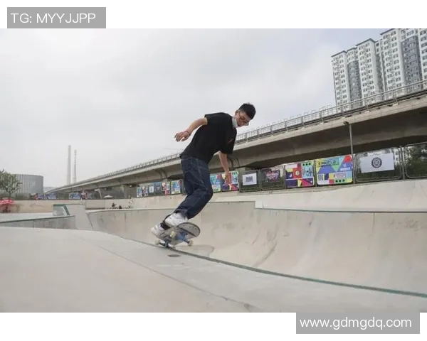 张娜畅谈滑板人生：从初学者到职业选手的成长之路