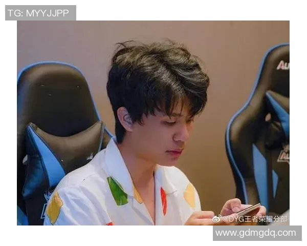 李强的王者荣耀之路：从新手到职业选手的成长与挑战