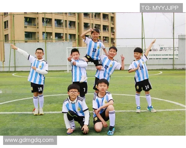 深圳足球队心理素质强劲跻身全国第三名引发关注 深圳足球队心理素质强劲跻身全国第三名引发关注