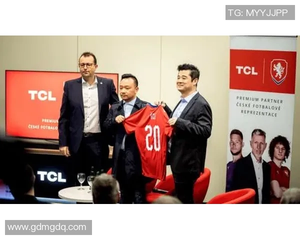 上海足球队焕发新生力量变革引发热议与期待 上海足球队焕发新生力量变革引发热议与期待