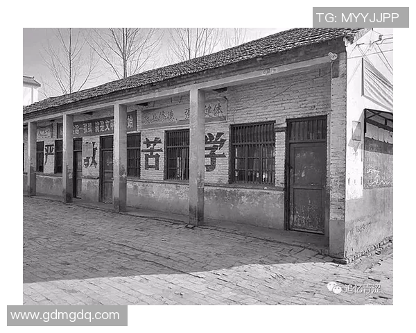 李军的足球旅程:从青涩少年到职业球员的心路历程 李军的足球旅程:从青涩少年到职业球员的心路历程